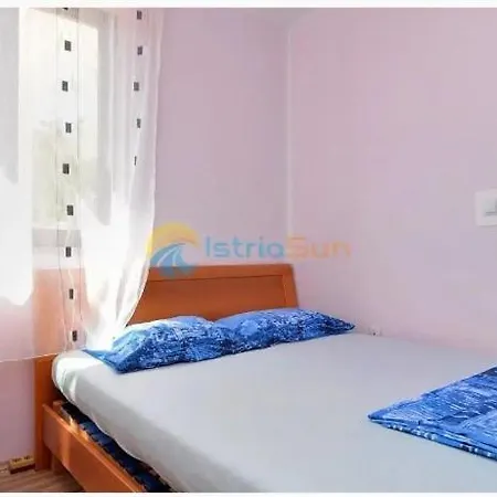 Ena & Lea Apartman Апартаменты Пула